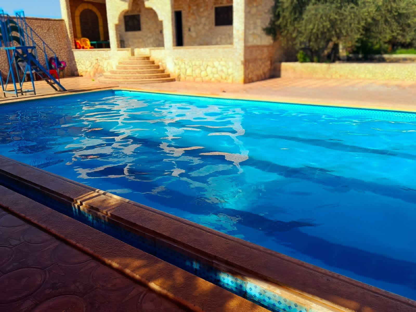 مسبح الغريب
