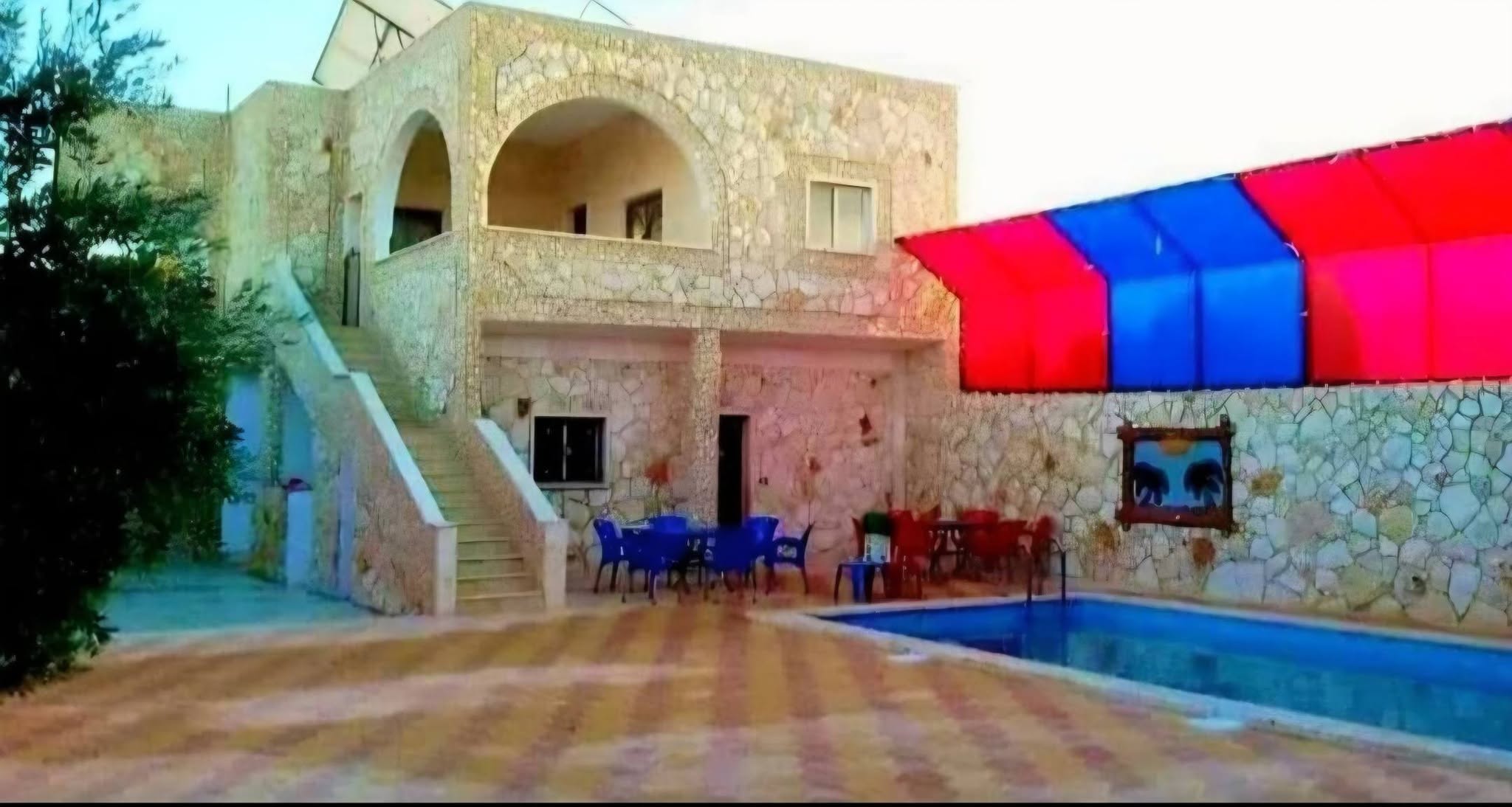 مسبح عطر الشام
